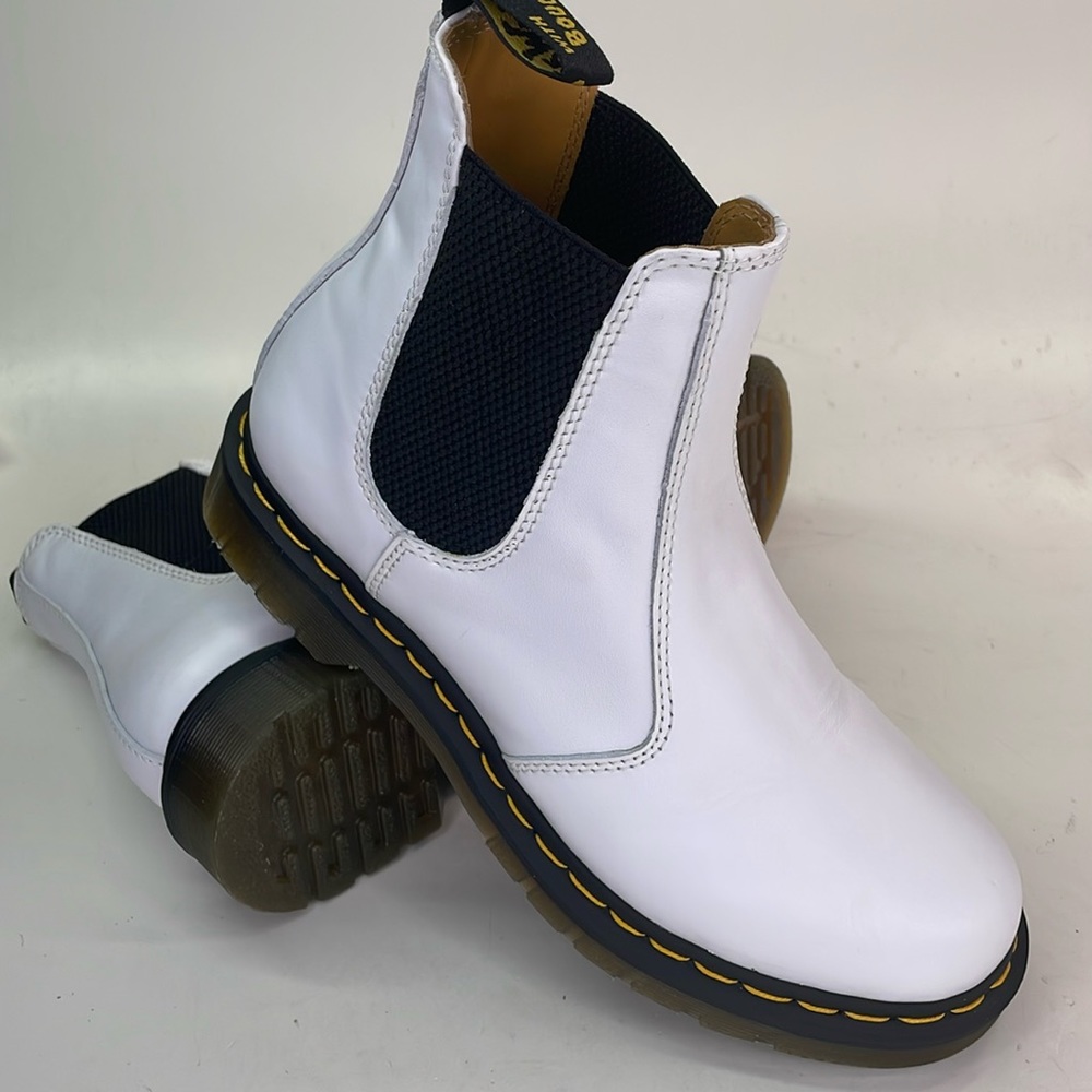 Dr. Martens Chelsea Softy T white boot size 9